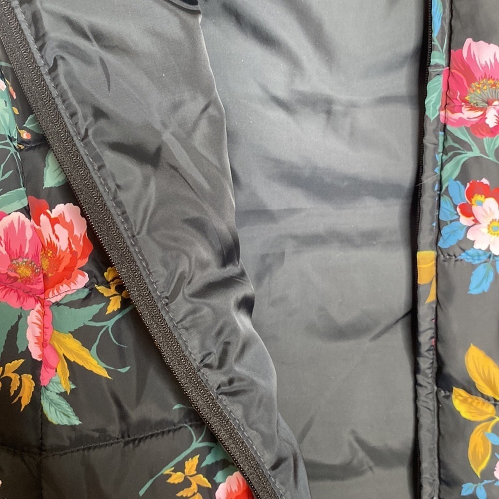 Loft Women's Blue & Pink Floral Print Sleeveless Puffer Vest Casual size Medium - Picture 5 of 9